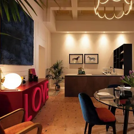 In The Fashion District Apartment *