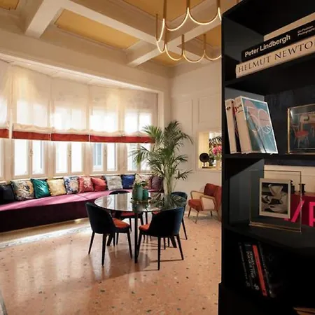 Apartment In The Fashion District