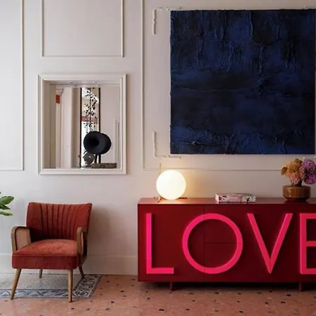 Apartment In The Fashion District *